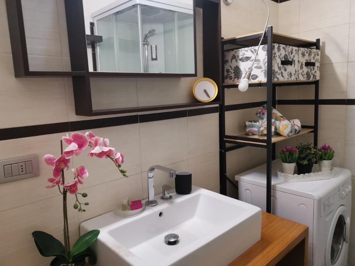 Bnbook Trilo Mind Rho Trilocale Con 2 Camere E 2 Bagni Екстериор снимка